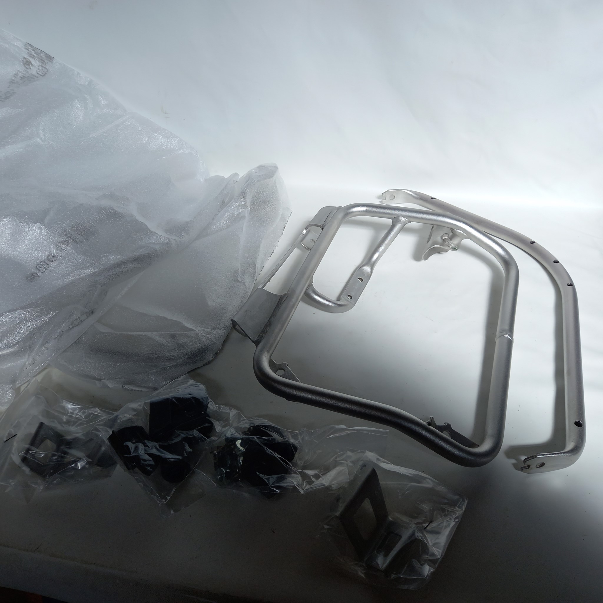 Bild von KIT,PANNIER STAY  CRF1000  08L83-MKK-D00